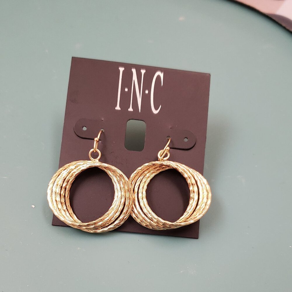 INC, NWT, gold tone diamond cut twist circle hoop drop pierced earrings